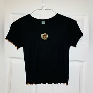 women’s S black crop top with sunflower